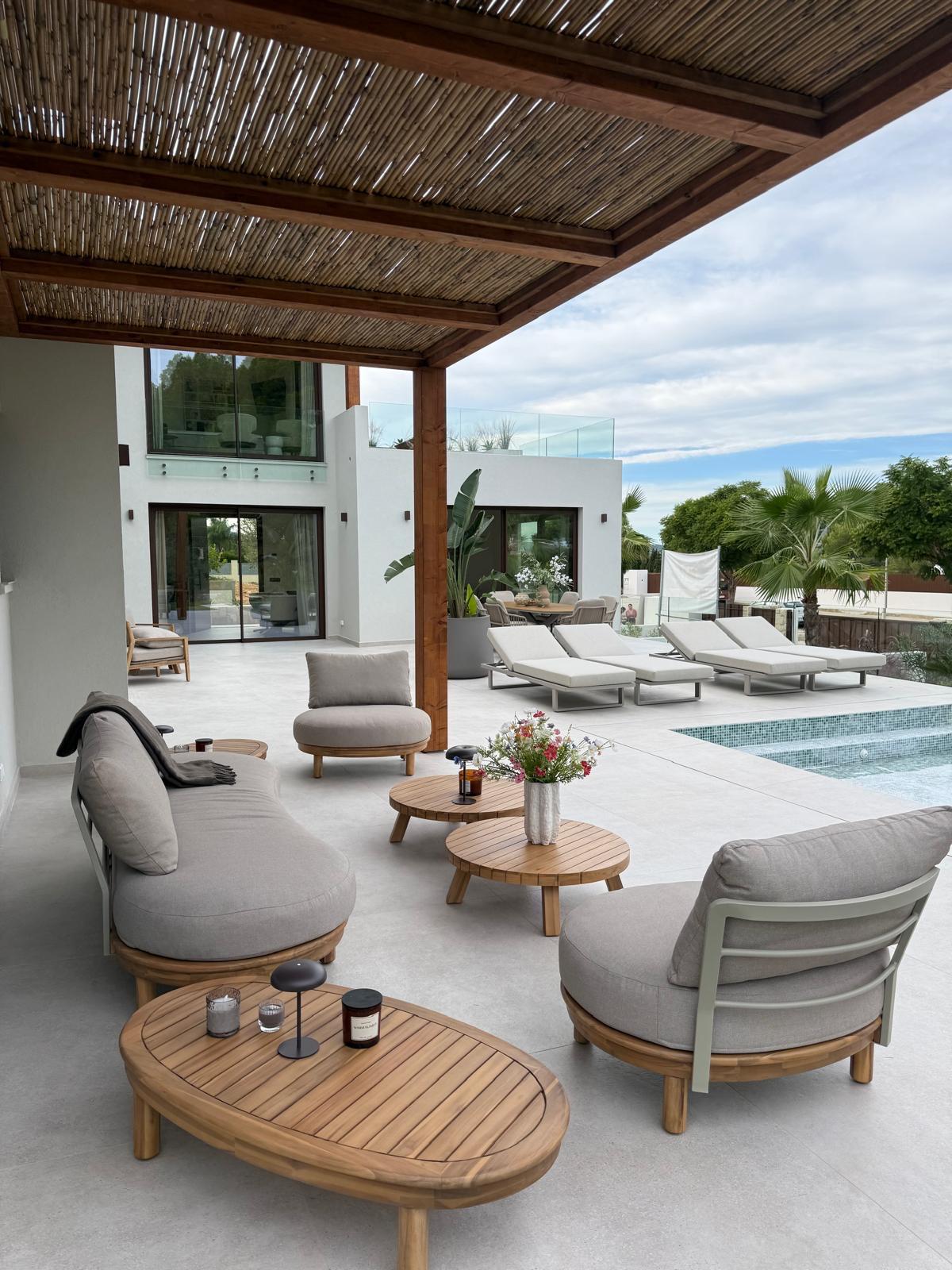 RE08-AOT4J3  Chalet/Villa en venta