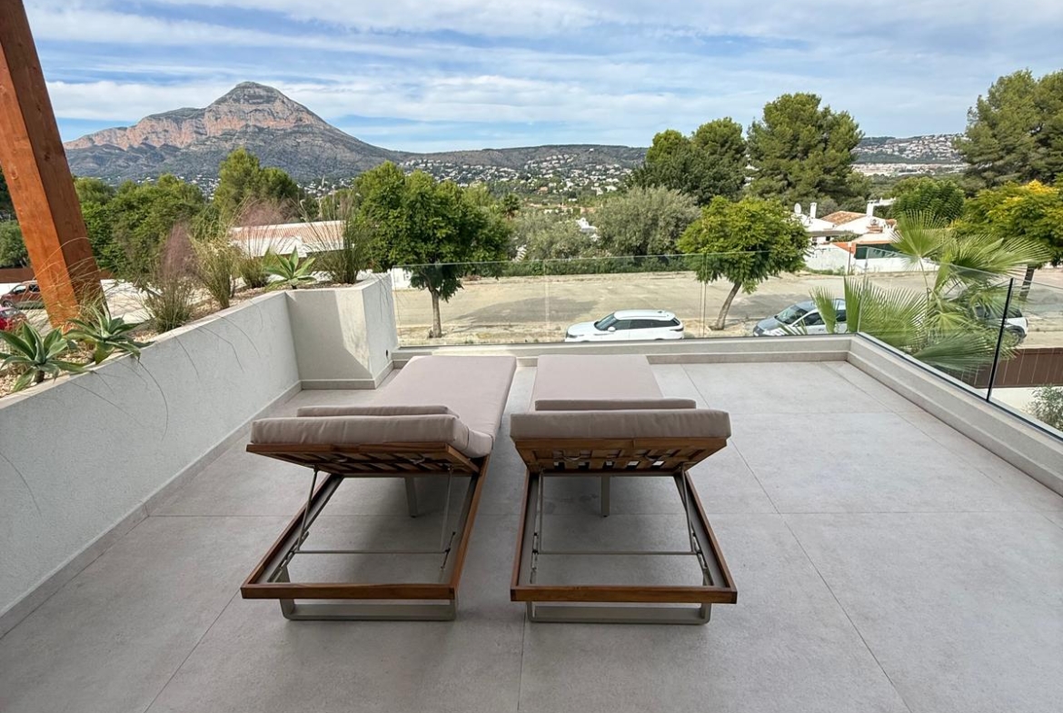 RE08-AOT4J3  Chalet/Villa en venta