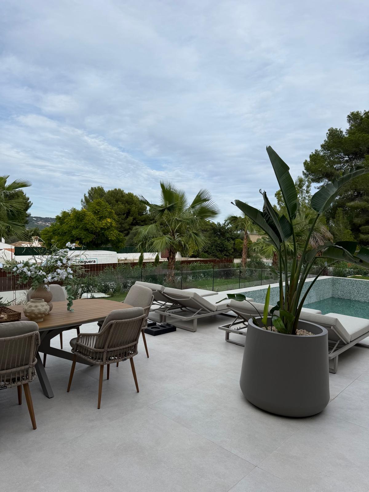 RE08-AOT4J3  Chalet/Villa en venta