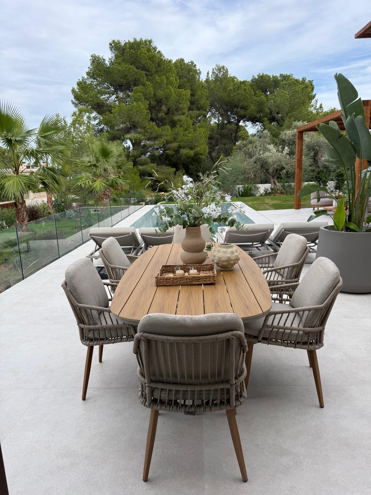 RE08-AOT4J3  Chalet/Villa en venta
