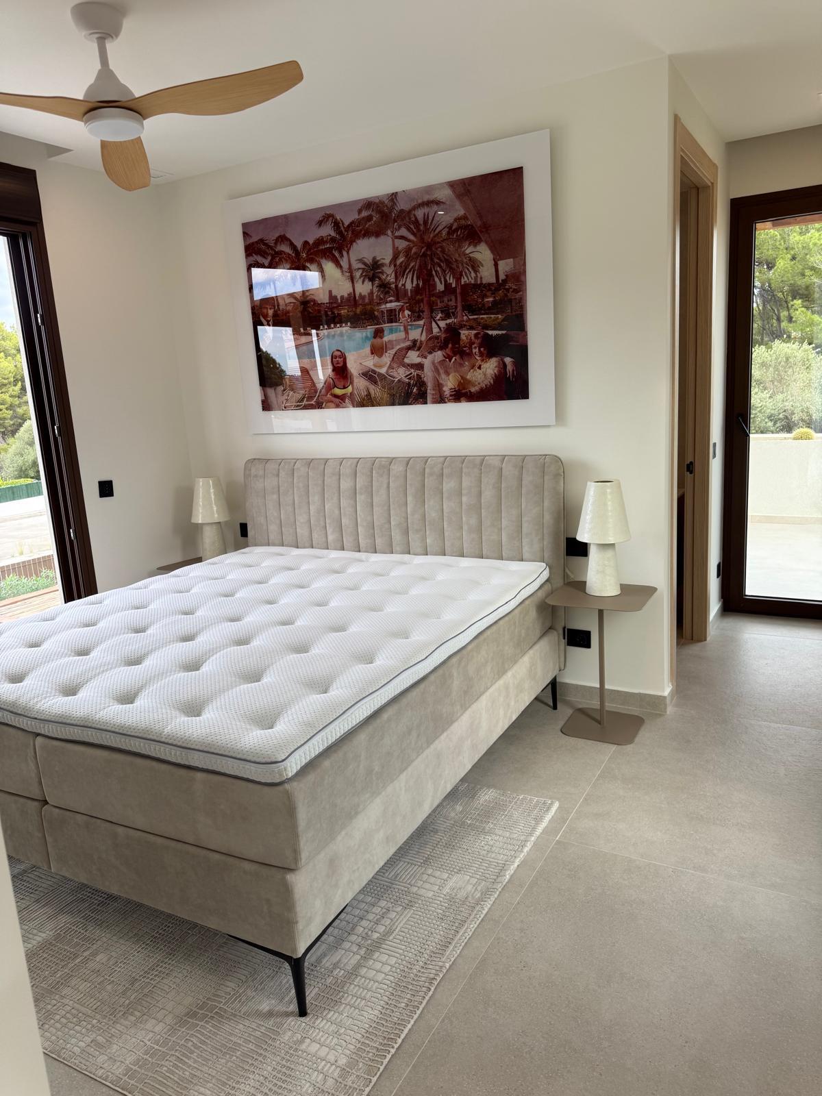 RE08-AOT4J3  Chalet/Villa en venta