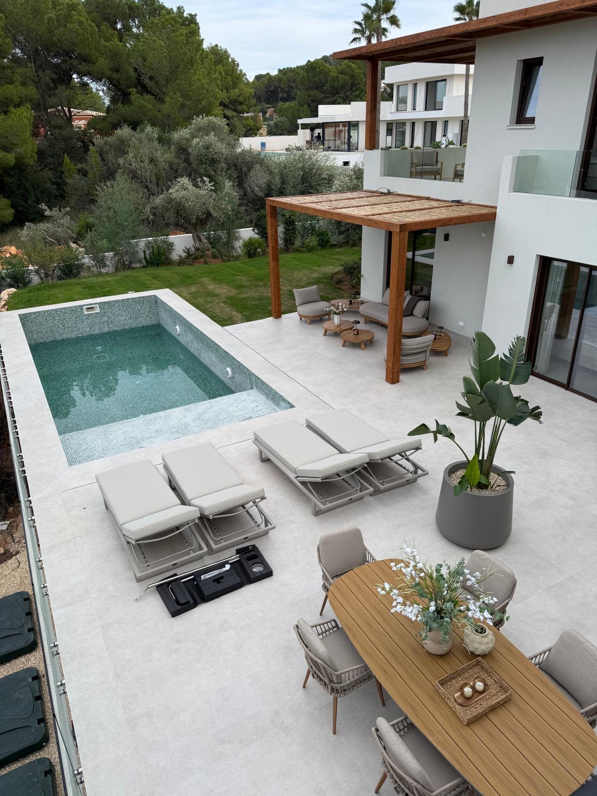 RE08-AOT4J3  Chalet/Villa en venta