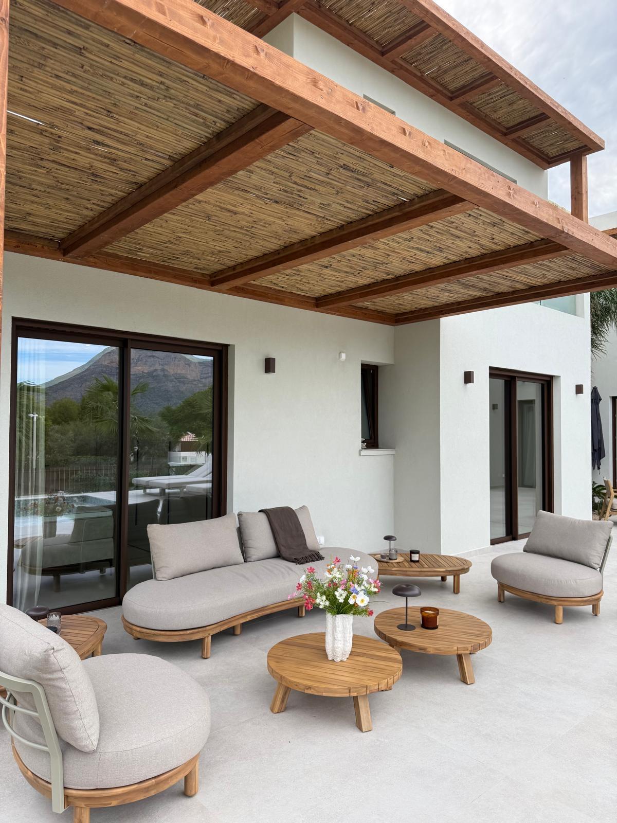 RE08-AOT4J3  Chalet/Villa en venta